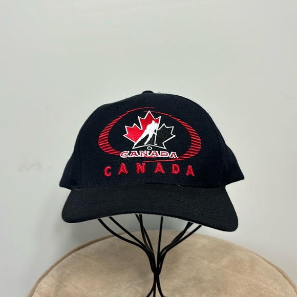 STARTER Other - Vintage Starter Hockey Canada Hat